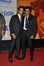 Ritesh Deshmukh, Shahid Kapoor at the Premiere of Mausam in Imax, Wadala, Mumbai on 22nd Sept 2011 (60).JPG